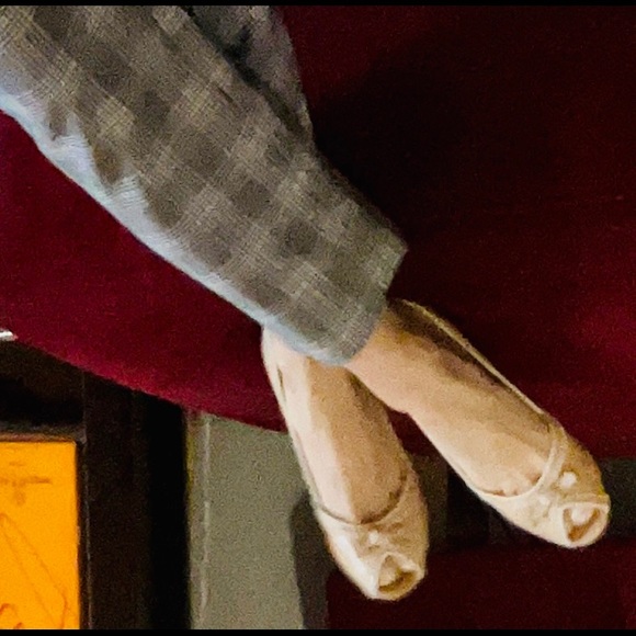 Via Spiga peep toe leather heels, cream size 6 - Picture 7 of 10